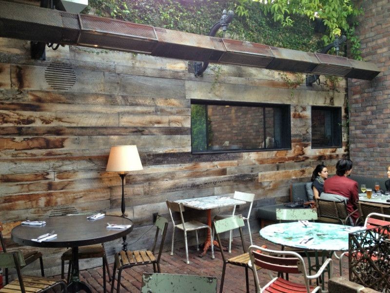 A counter and open kitchen with a short line in Los Angeles