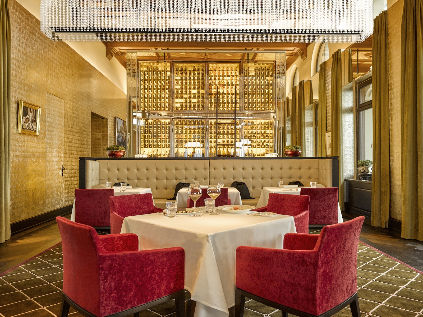 A grand dining room set for a client dinner in Zurich