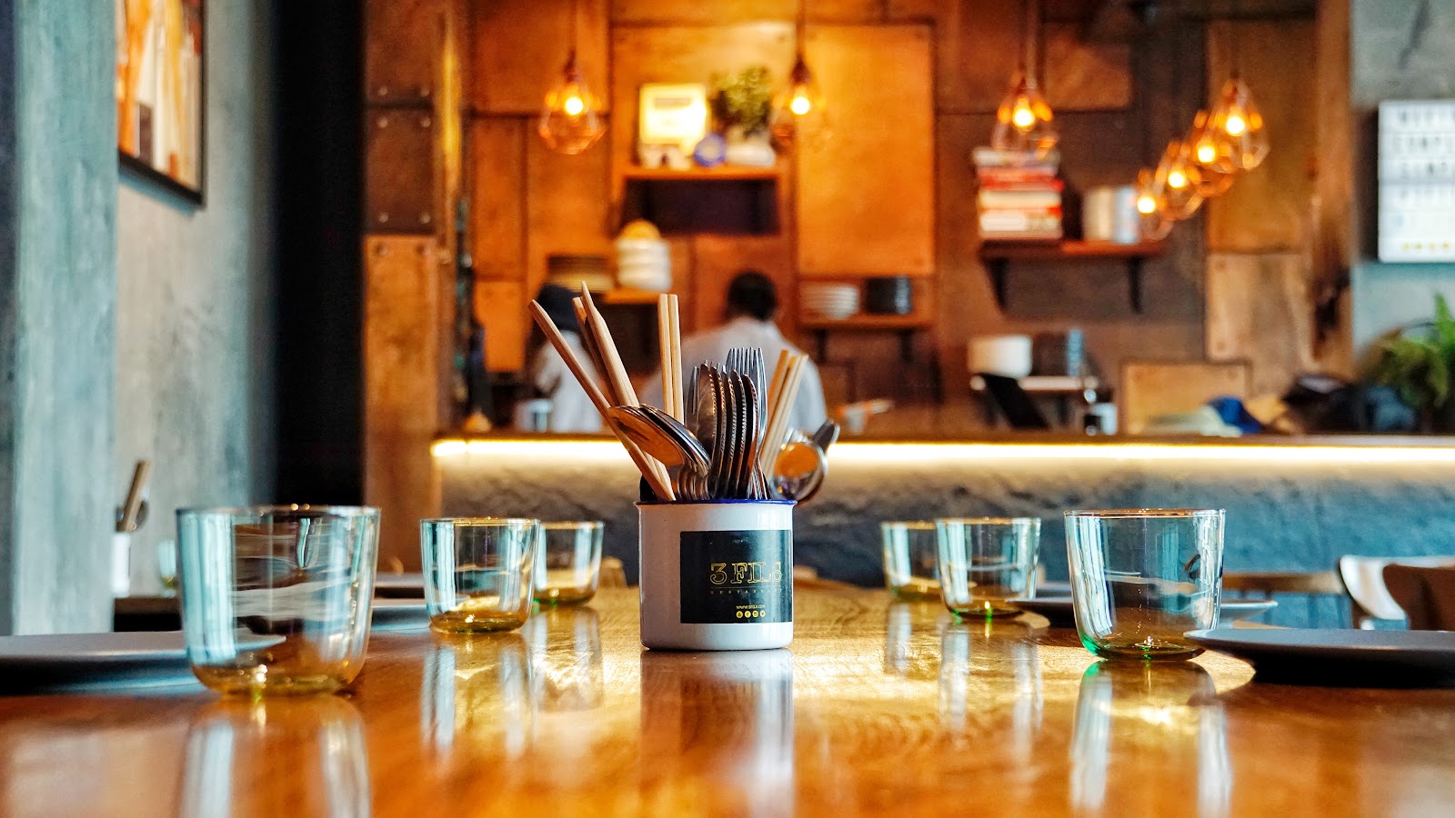 A no-reservations open kitchen and counter in Dubai