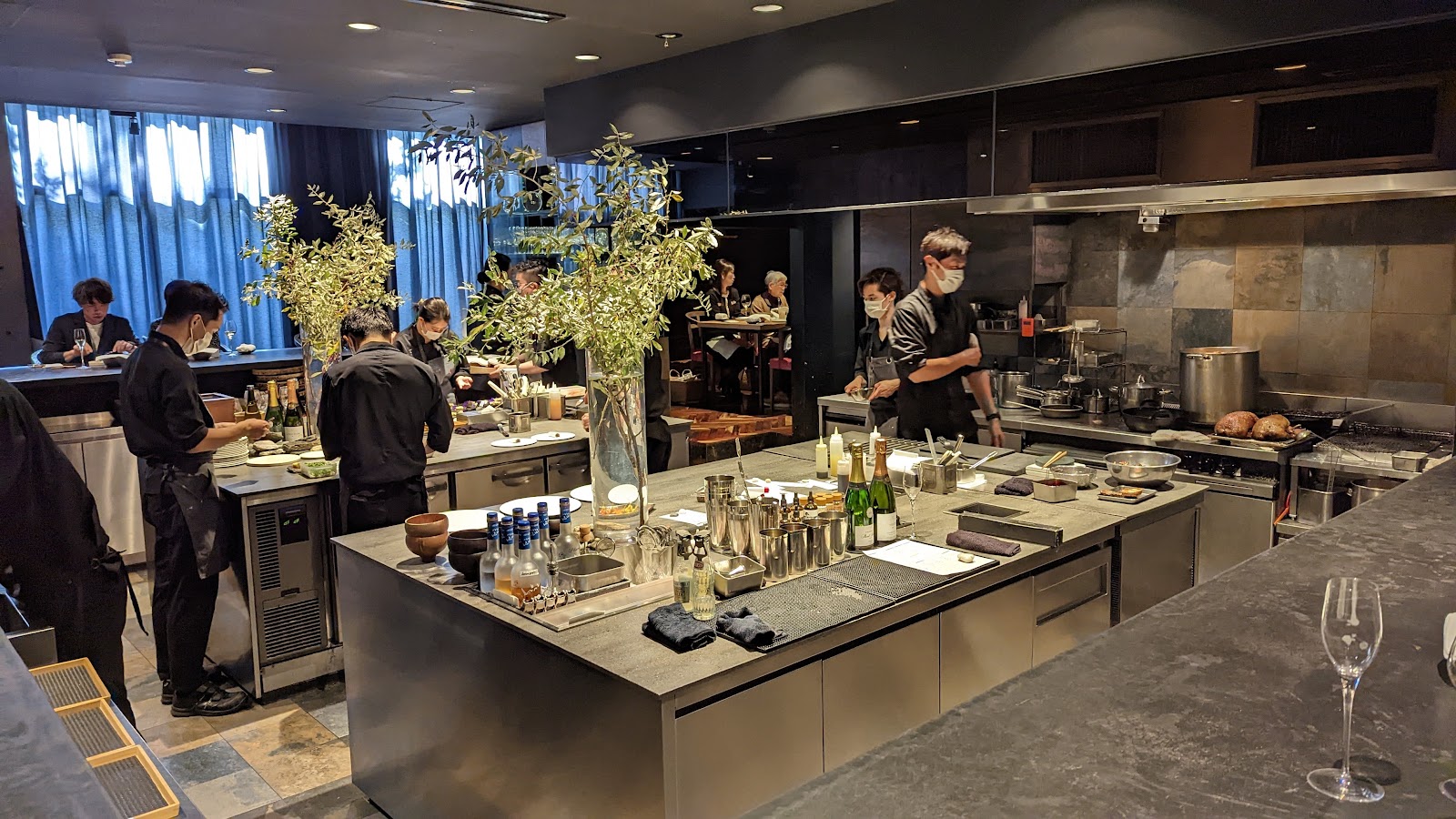 A counter dinner plated at a Tokyo tasting-menu restaurant, Ginza