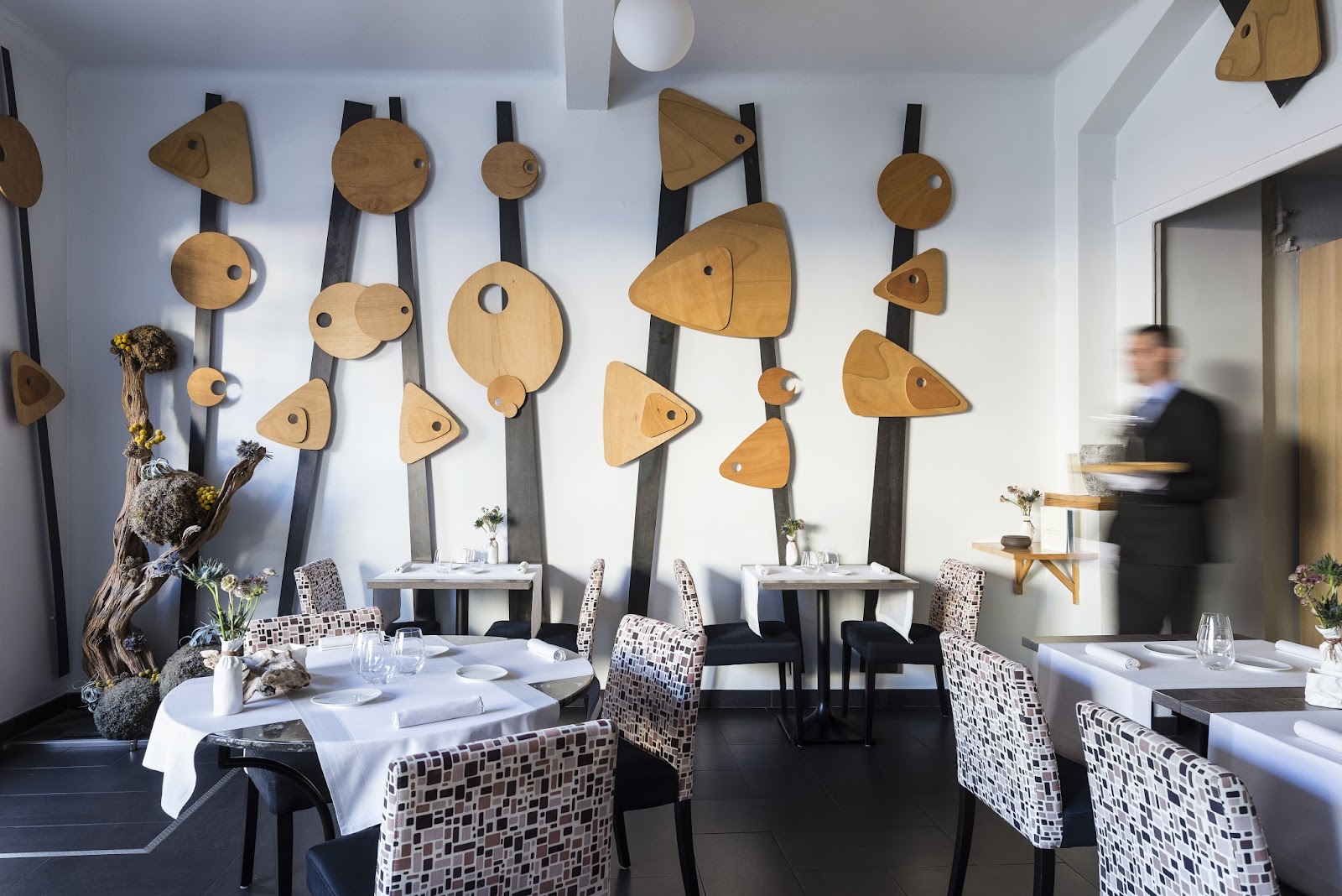 A formal Riviera dining room in Nice set for a business dinner